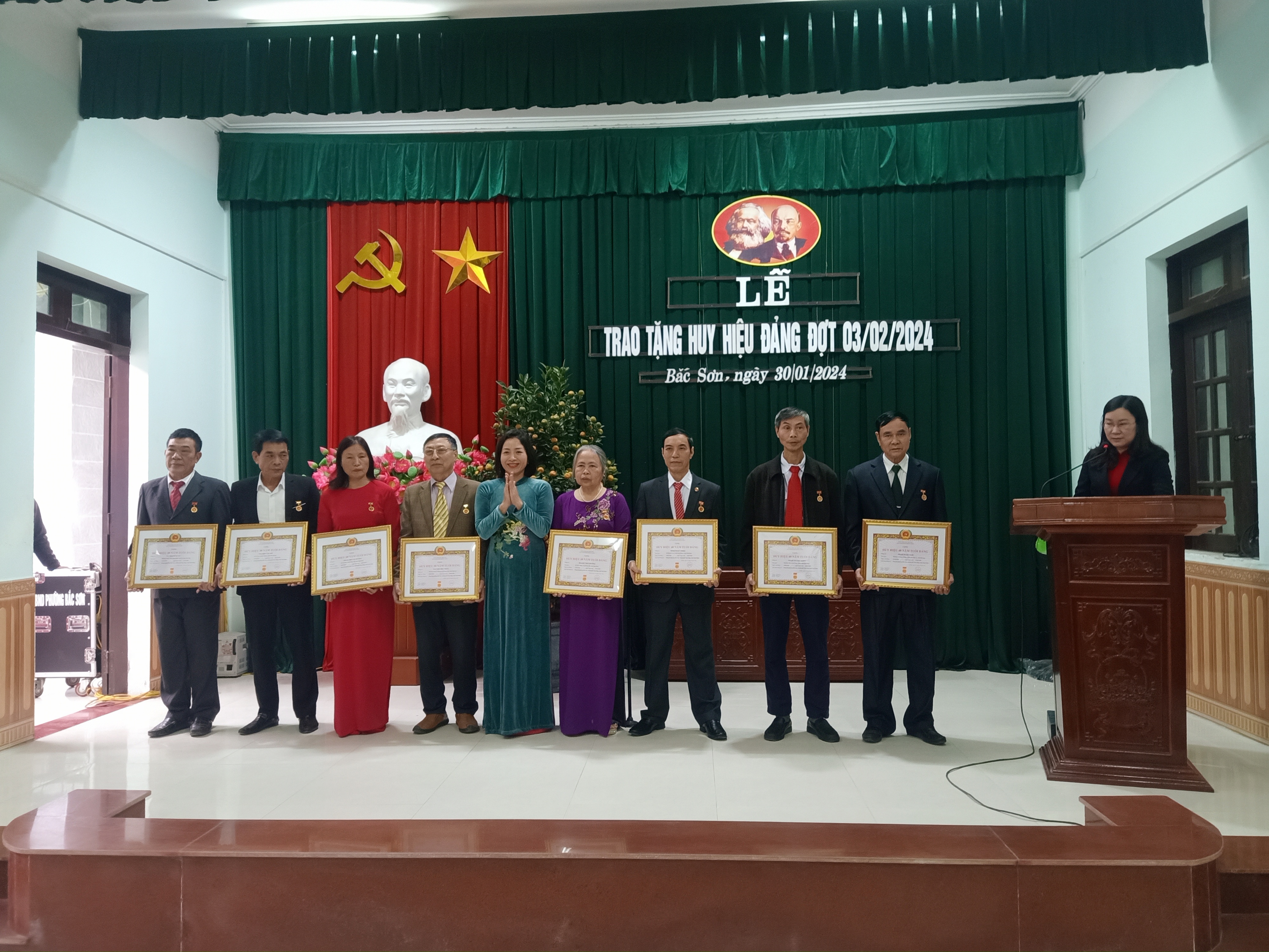 Đảng ủy phường Bắc Sơn tổ chức Lễ trao tặng Huy hiệu Đảng đợt 3-2-2024