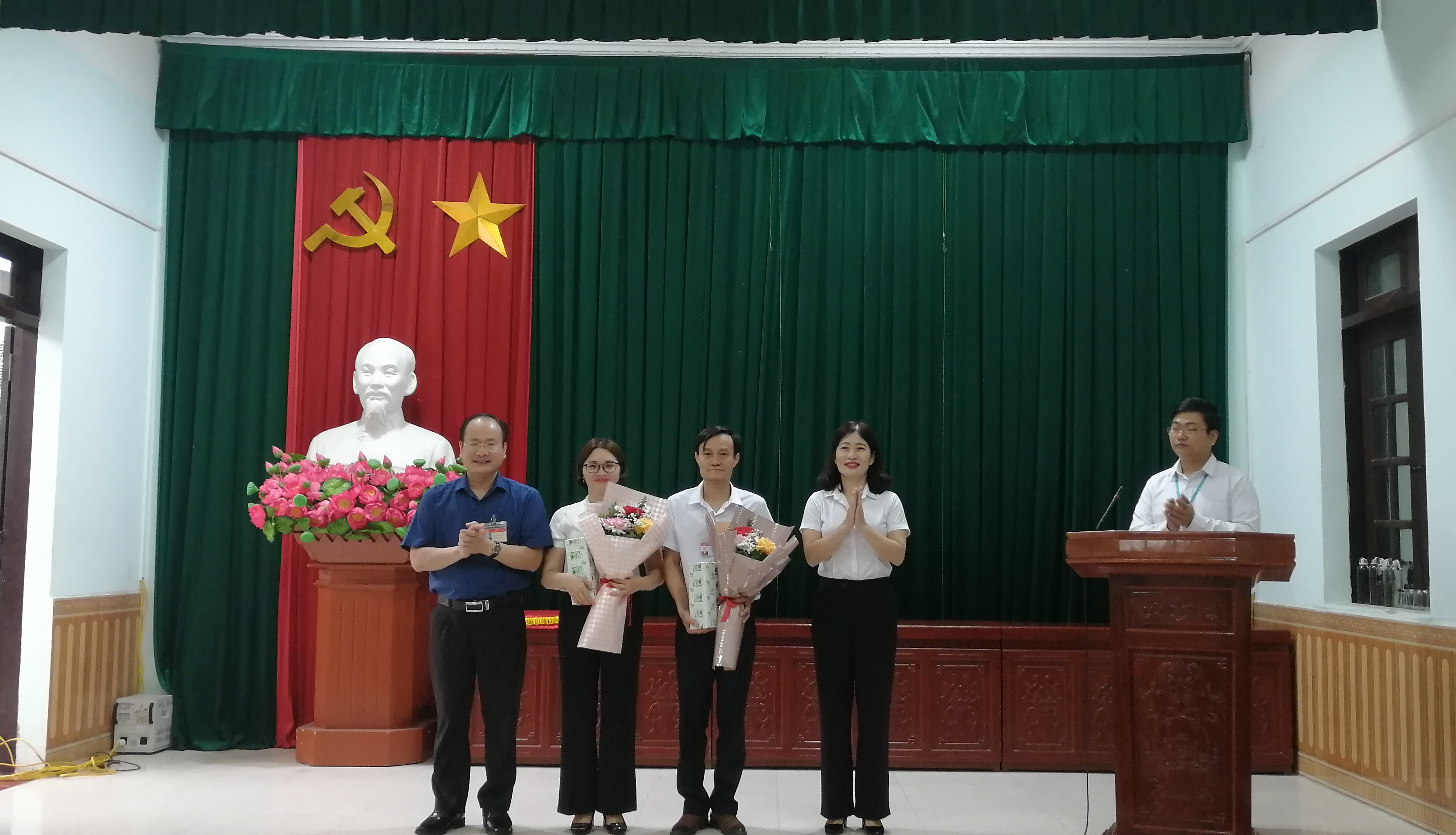 Đảng ủy, HĐND, UBND, UBMTTQVN phường Bắc Sơn tổ chức buổi sinh hoạt chính trị dưới nghi thức chào cờ đầu tuần tháng 4, năm 2023
