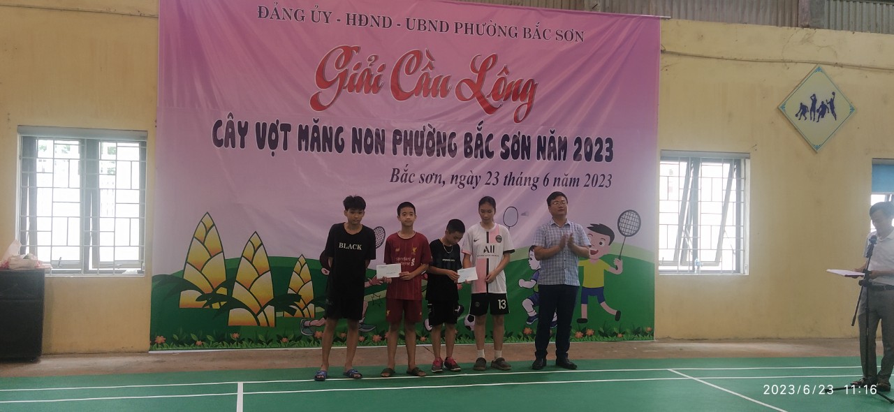 UBND phường Bắc Sơn tổ chức giải cầu lông “Cây vợt măng non” năm 2023