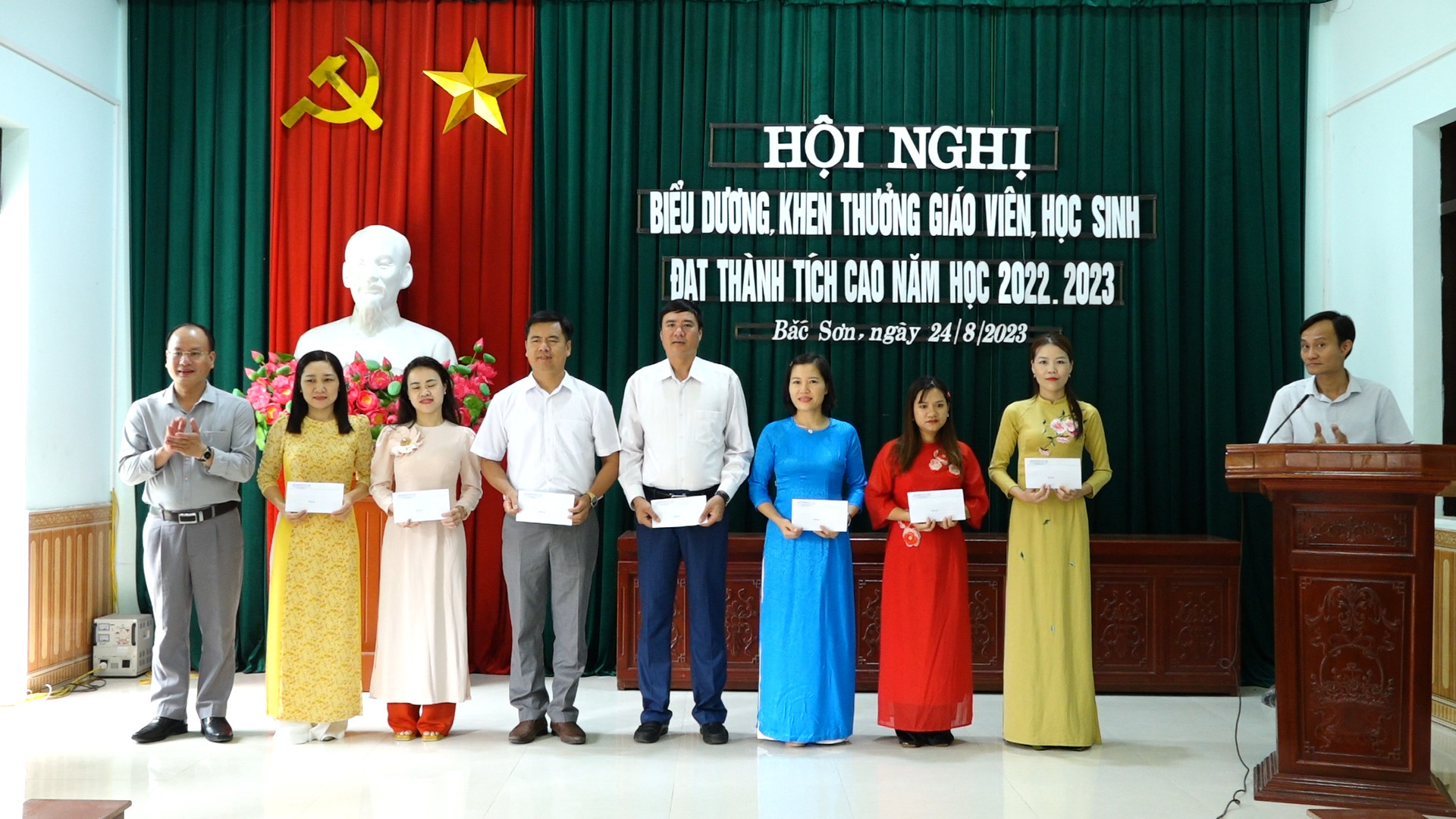 Phường Bắc Sơn tổ chức hội nghị biểu dương, khen thưởng giáo viên , học sinh đạt thành tích cao năm học 2022-2023